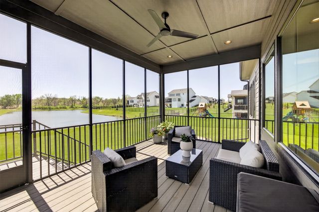 11128 Westport Drive, West Des Moines, IA 50266