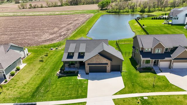 11128 Westport Drive, West Des Moines, IA 50266