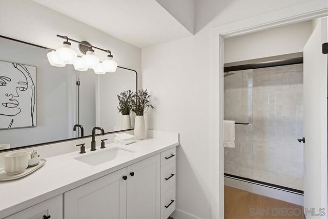1020 E Washington Ave 107, Escondido, CA 92025
