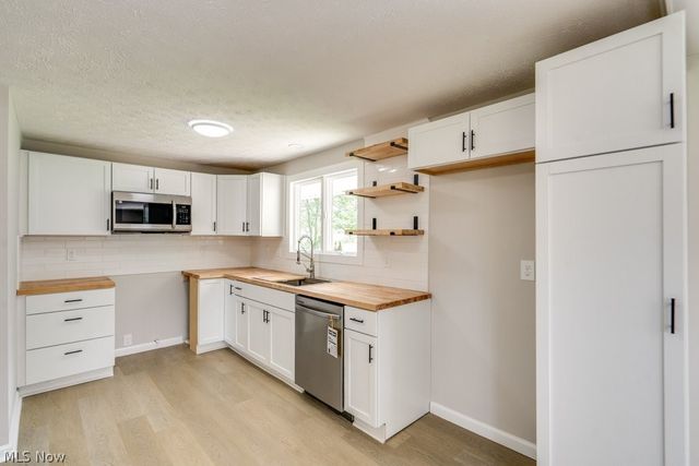 9525 Blitz Lane, Streetsboro, OH 44241