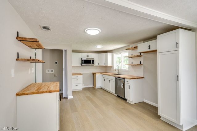 9525 Blitz Lane, Streetsboro, OH 44241