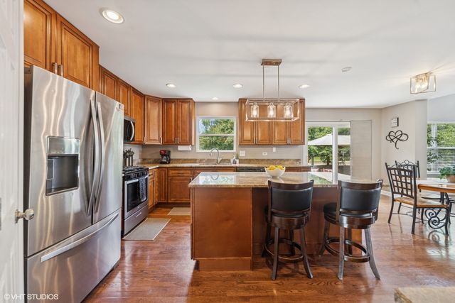 1558 Woodland Lane, Bolingbrook, IL 60490