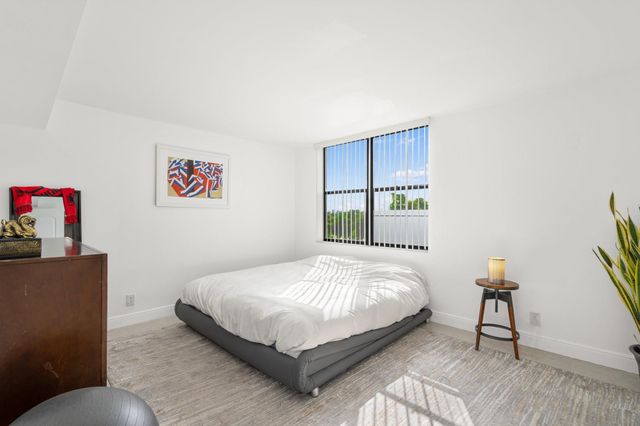 111 Lake Emerald Dr 401, Oakland Park, FL 33309