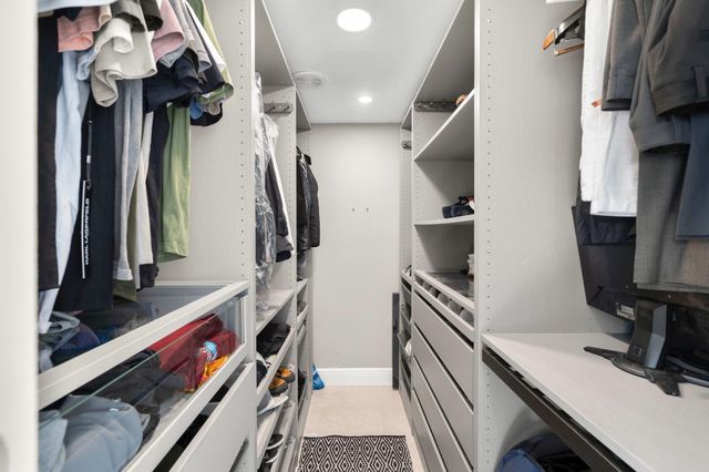 111 Lake Emerald Dr 401, Oakland Park, FL 33309