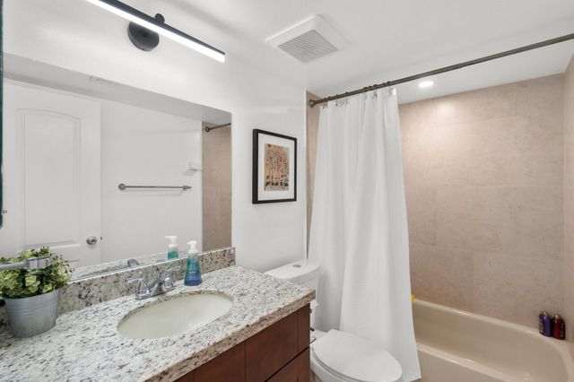 111 Lake Emerald Dr 401, Oakland Park, FL 33309