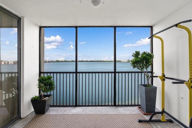 111 Lake Emerald Dr 401, Oakland Park, FL 33309