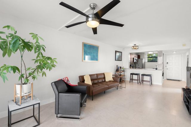 111 Lake Emerald Dr 401, Oakland Park, FL 33309