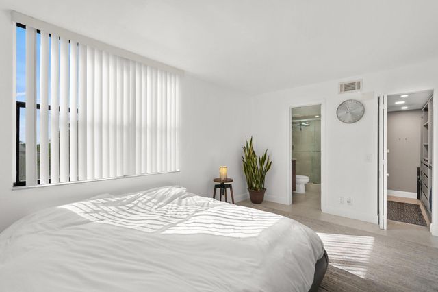 111 Lake Emerald Dr 401, Oakland Park, FL 33309