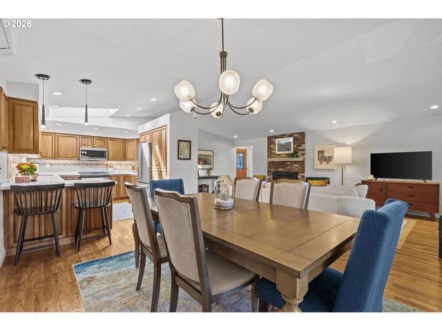 17459 Se MILL St, Portland, OR 97233