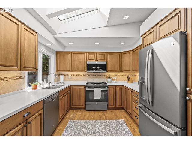 17459 Se MILL St, Portland, OR 97233