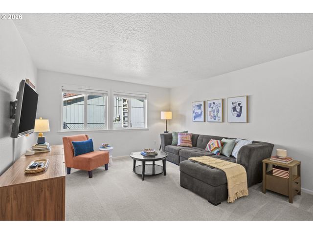 17459 Se MILL St, Portland, OR 97233