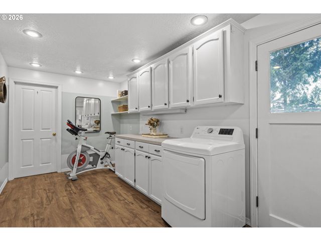 17459 Se MILL St, Portland, OR 97233