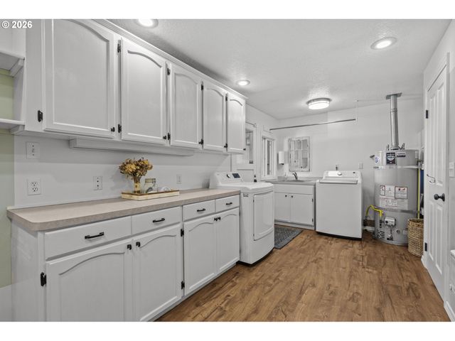 17459 Se MILL St, Portland, OR 97233