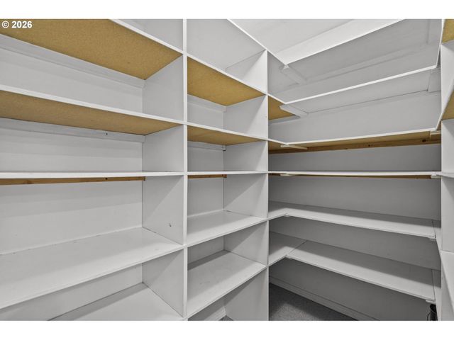 17459 Se MILL St, Portland, OR 97233