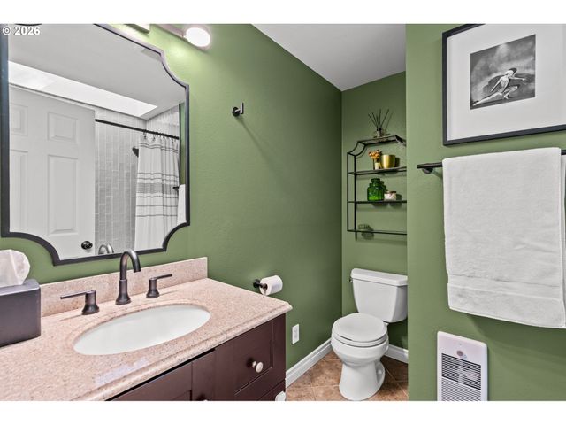 17459 Se MILL St, Portland, OR 97233