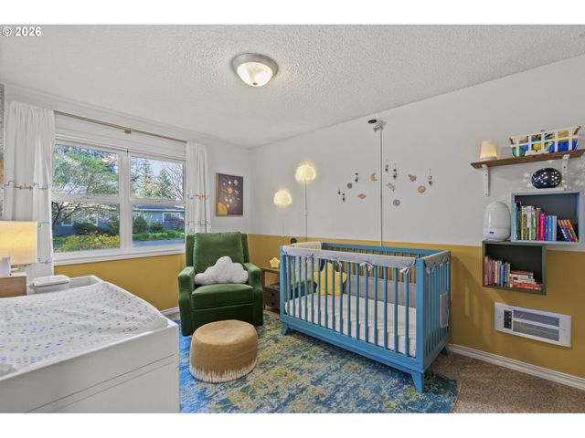 17459 Se MILL St, Portland, OR 97233