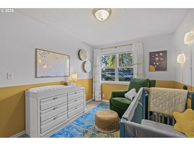 17459 Se MILL St, Portland, OR 97233