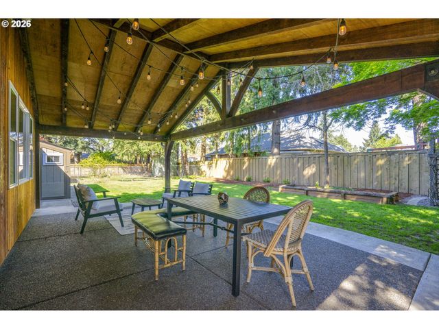 17459 Se MILL St, Portland, OR 97233