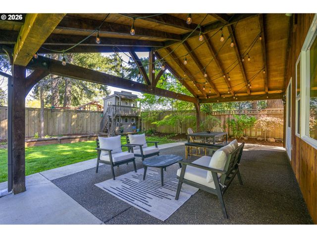 17459 Se MILL St, Portland, OR 97233