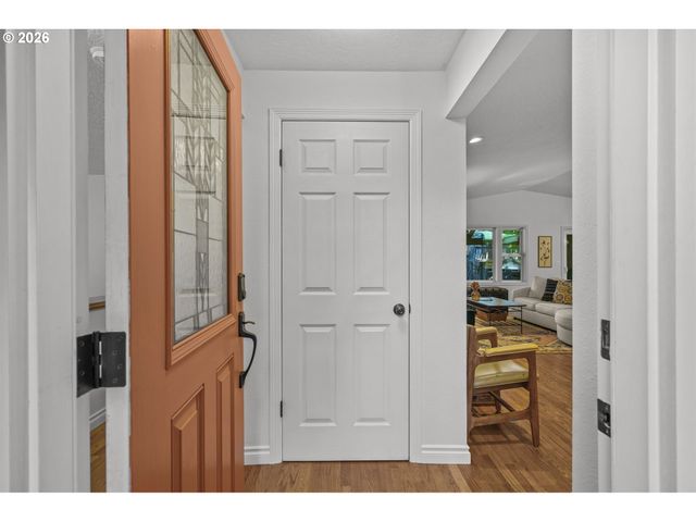 17459 Se MILL St, Portland, OR 97233