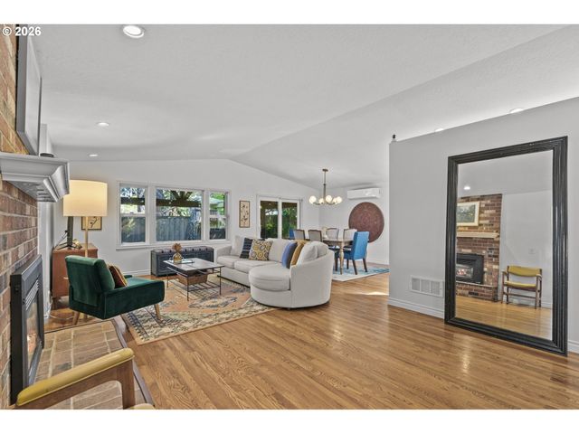 17459 Se MILL St, Portland, OR 97233