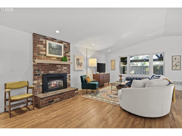 17459 Se MILL St, Portland, OR 97233