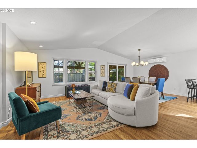 17459 Se MILL St, Portland, OR 97233