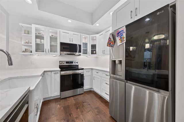6000 Sugar Hill Drive 17, Houston, TX 77057