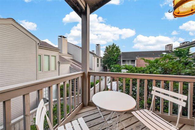 6000 Sugar Hill Drive 17, Houston, TX 77057