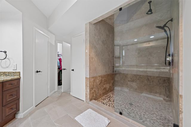 6000 Sugar Hill Drive 17, Houston, TX 77057