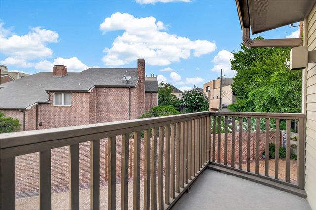 6000 Sugar Hill Drive 17, Houston, TX 77057