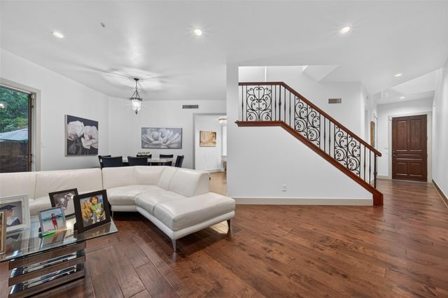 6000 Sugar Hill Drive 17, Houston, TX 77057