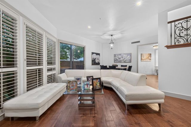6000 Sugar Hill Drive 17, Houston, TX 77057