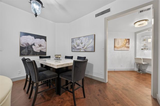 6000 Sugar Hill Drive 17, Houston, TX 77057