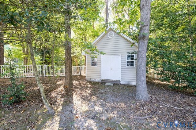 305 Redbird Dr, Chesterfield, VA 23836