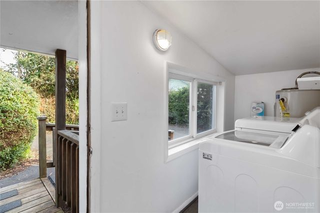 808 Pacific Avenue N, Long Beach, WA 98631