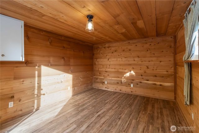 808 Pacific Avenue N, Long Beach, WA 98631