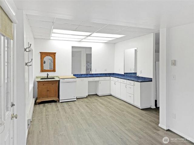 808 Pacific Avenue N, Long Beach, WA 98631