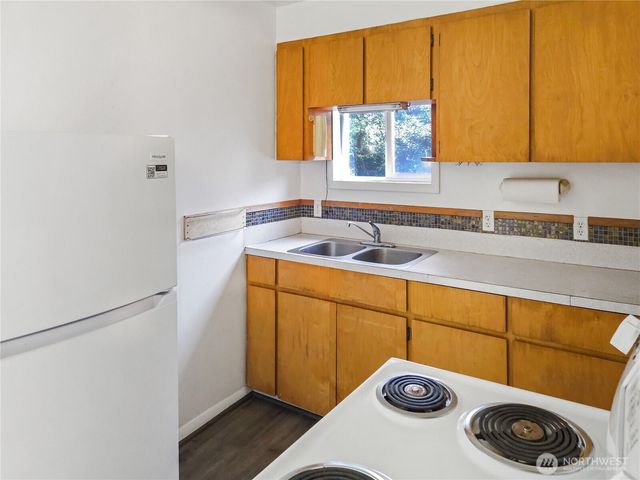 808 Pacific Avenue N, Long Beach, WA 98631