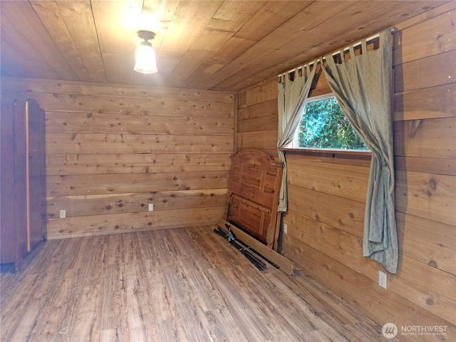 808 Pacific Avenue N, Long Beach, WA 98631