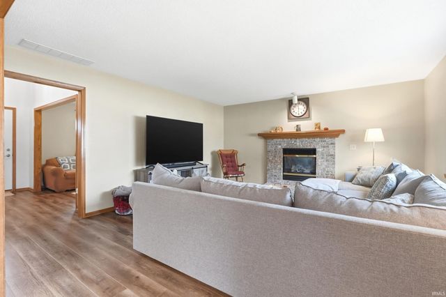 11317 Saint Ives Drive, Fort Wayne, IN 46818
