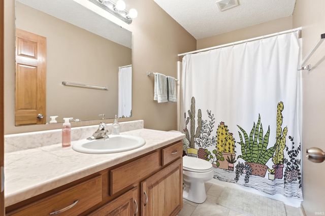 11317 Saint Ives Drive, Fort Wayne, IN 46818