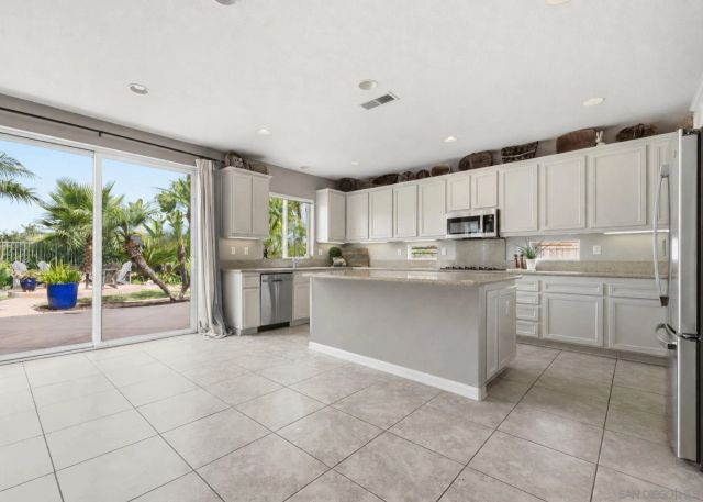 912 Lantana, San Marcos, CA 92069