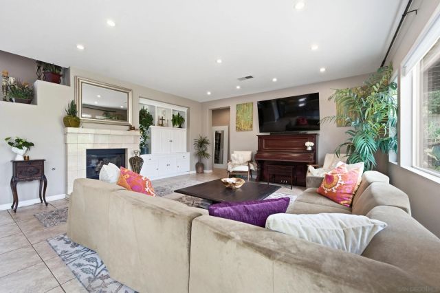 912 Lantana, San Marcos, CA 92069