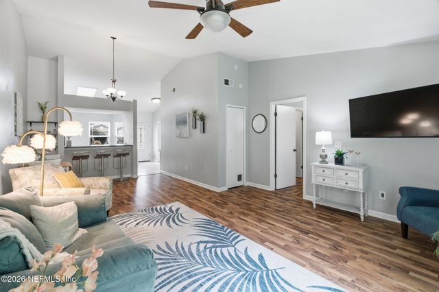 7826 AQUARIUS Circle S, Jacksonville, FL 32216