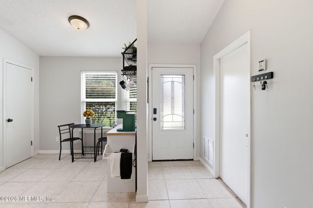 7826 AQUARIUS Circle S, Jacksonville, FL 32216