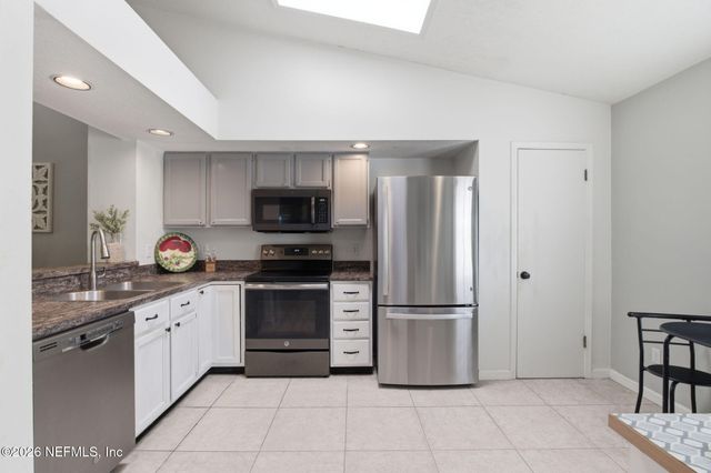 7826 AQUARIUS Circle S, Jacksonville, FL 32216