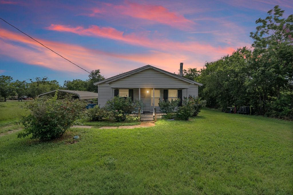 104 S College Street, Itasca, TX 76055
