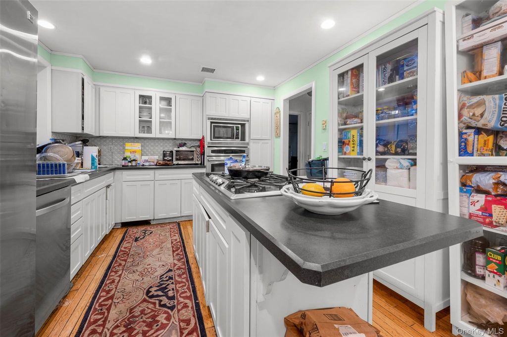 1121 North Street, White Plains, NY 10605 — photo 2