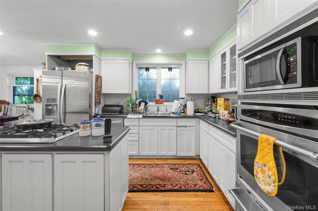 1121 North Street, White Plains, NY 10605 — photo 4